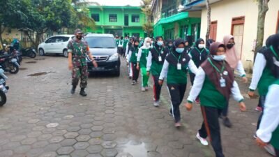 Tingkatkan Disiplin Kader NU, Babinsa Selorejo Latih PPB
