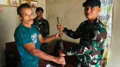 Berikan Pembinaan dan Edukasi dari Satgas Pamtas RI-Malaysia Yonarmed 16/TK, Warga Binaan serahkan Senjata Api Dengan Sukarela